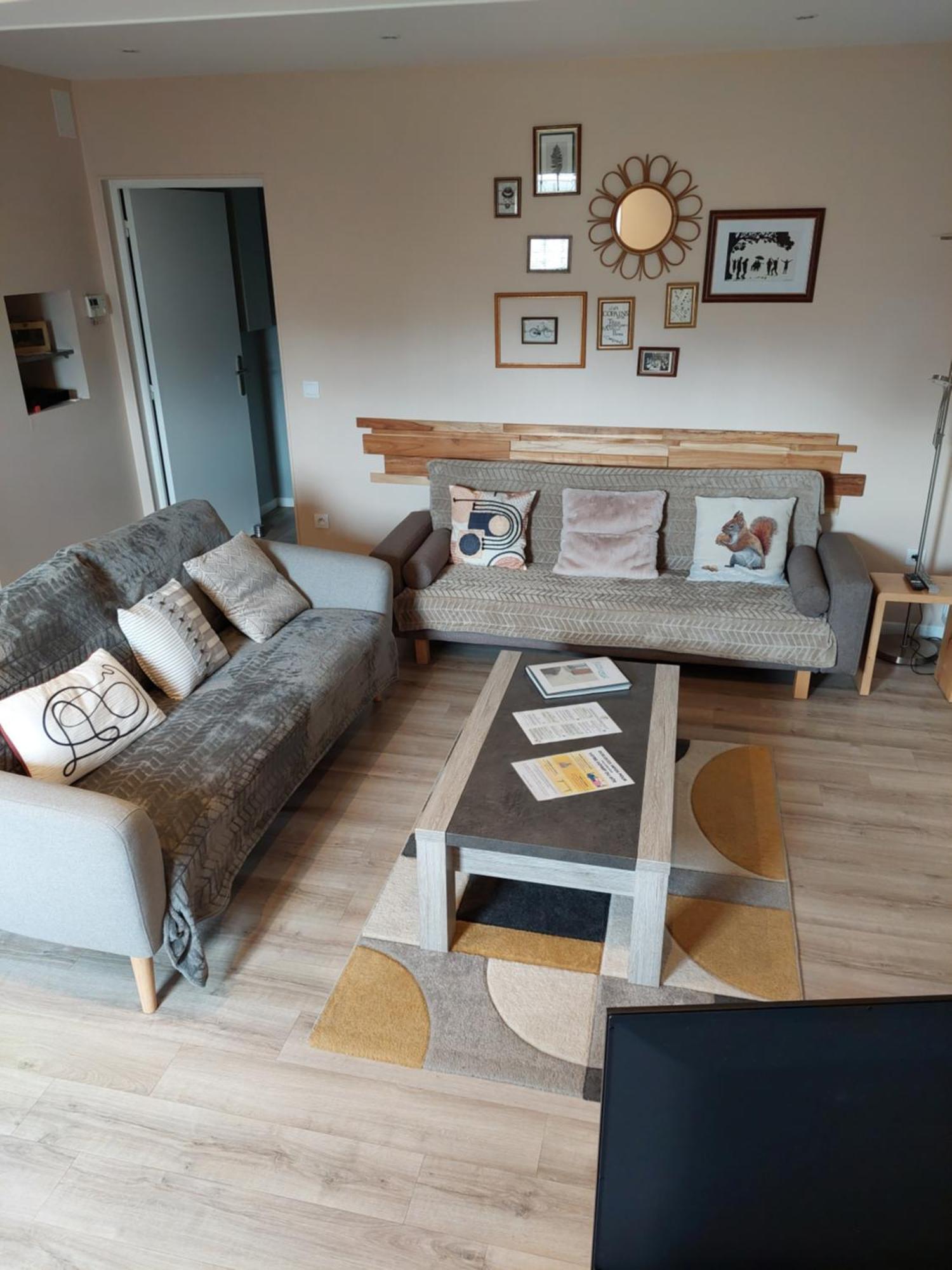 Les Copains D'Abord Villa Beaucroissant ภายนอก รูปภาพ